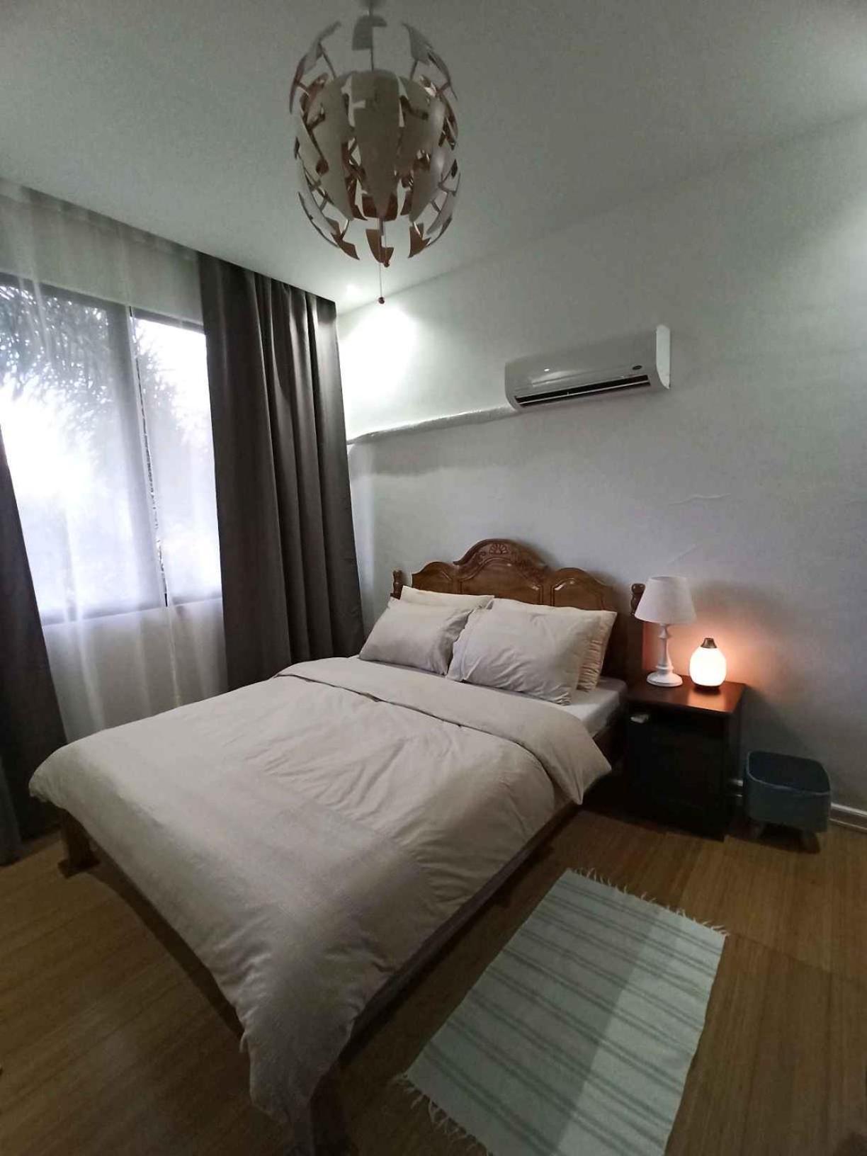 Homestay Rlj House *
