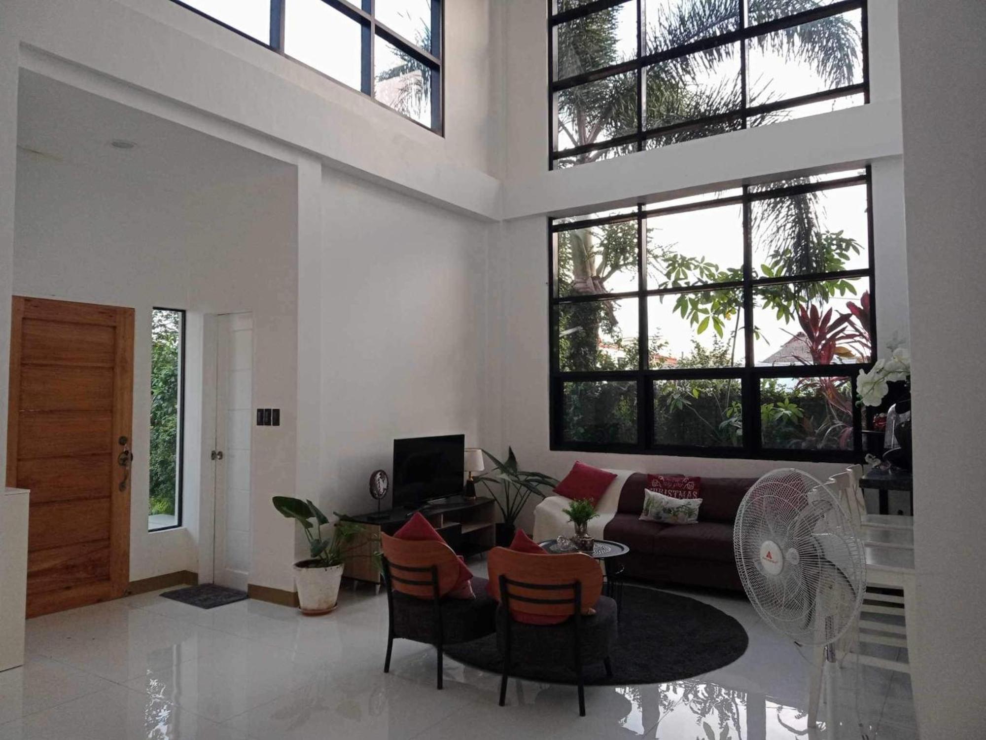 Homestay Rlj House *